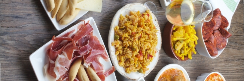 Jamón de cerdo y nueve platos de comida española ideales para el verano