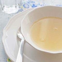caldo de pescado