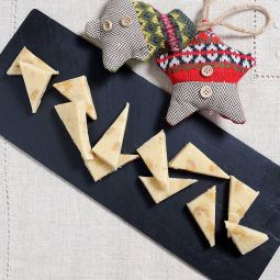 Mandelnougat mit Nüssen