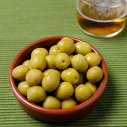 Manzanilla Oliven mit Anchovy Geschmack
