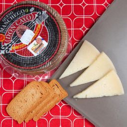 Don Cayo Semi-cured Manchego Cheese 1 kg.