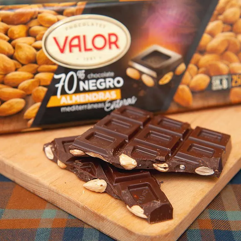 ▷ Chocolate Valor 70% con Almendras, Comprar