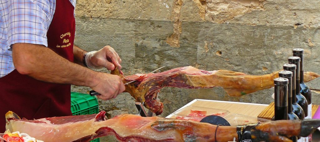 cortar jamón a cuchillo