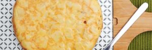Recette de l'omelette aux pommes de terre et aux oignons